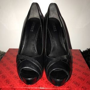 Guess Hershe 2 Pumps